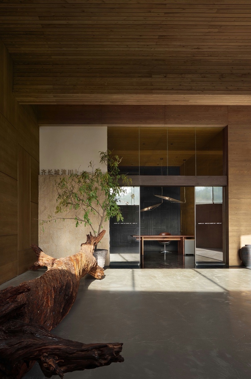 亿伽设计-汤泉设计-崖壁泳池度假酒店：原始洞穴体验的空间转译