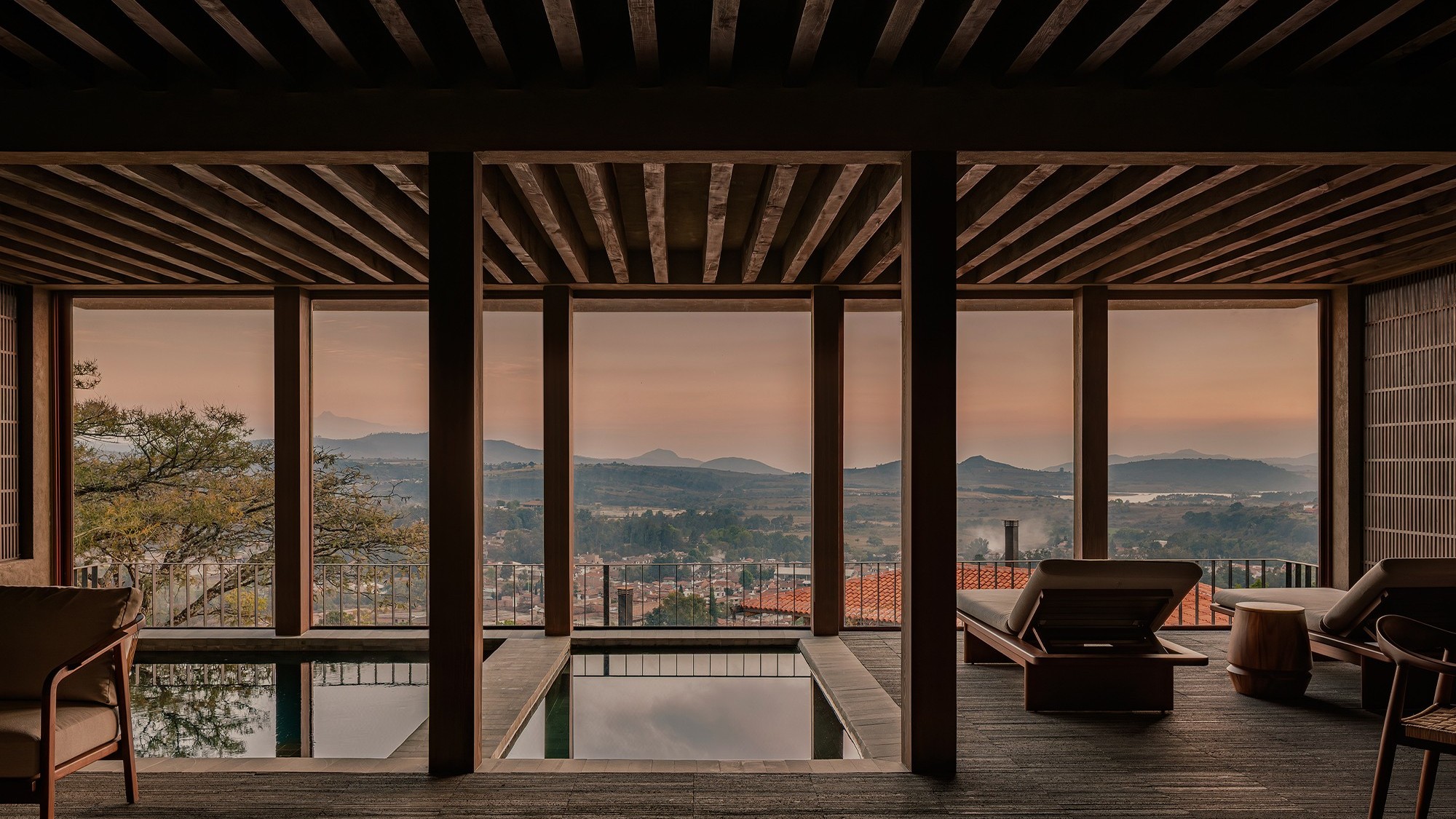 亿伽设计-汤泉设计-El Retiro Spa馆：建筑摒弃了“立面”的概念