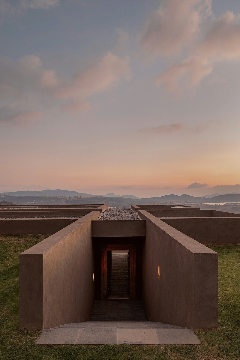 亿伽设计-汤泉设计-El Retiro Spa馆：建筑摒弃了“立面”的概念