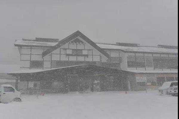 大雪地区的复古温泉Sukayu Onsen首次体验混合沐浴！