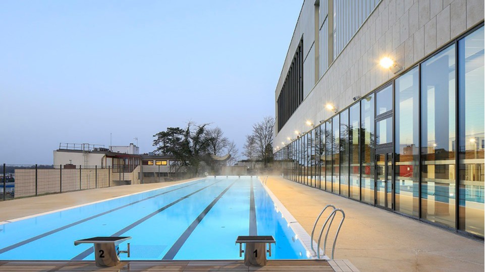 亿伽设计-温泉设计-洗浴设计-具有创新性的游泳中心：多尔中心区的创新性体育运动空间