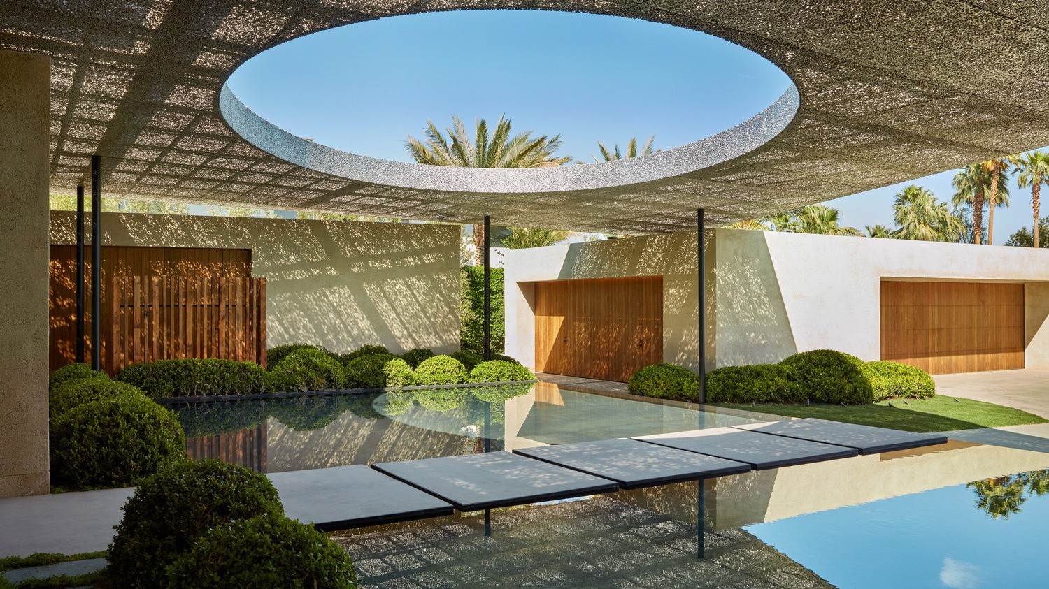 亿伽设计-温泉设计-洗浴设计-麦迪逊沙漠俱乐部：为喜欢招待家人和朋友的精致客户诠释