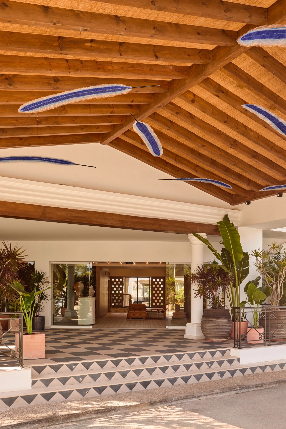 亿伽设计-温泉设计-KLM泳池度假酒店:通过现代而本土化的美学捕捉精髓 亿伽设计-温泉设计-KLM泳池度假酒店:通过现代而本土化的美学捕捉精髓