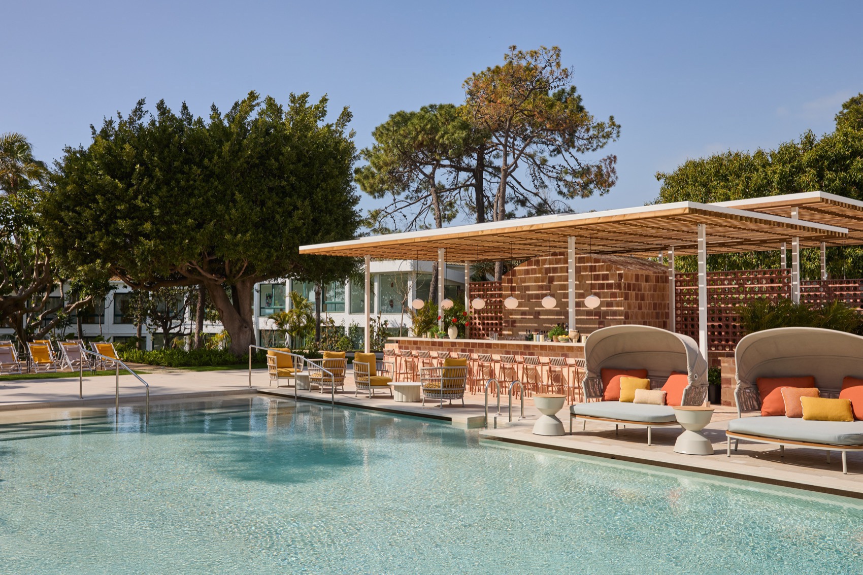 亿伽设计-温泉设计-KLM泳池度假酒店:通过现代而本土化的美学捕捉精髓 亿伽设计-温泉设计-KLM泳池度假酒店:通过现代而本土化的美学捕捉精髓