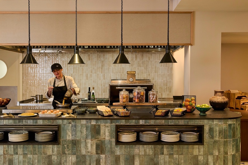 亿伽设计-温泉设计-KLM泳池度假酒店:通过现代而本土化的美学捕捉精髓 亿伽设计-温泉设计-KLM泳池度假酒店:通过现代而本土化的美学捕捉精髓